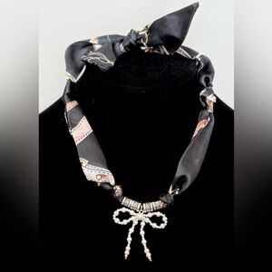 Elegant Black and Silver Bow scarf Necklace